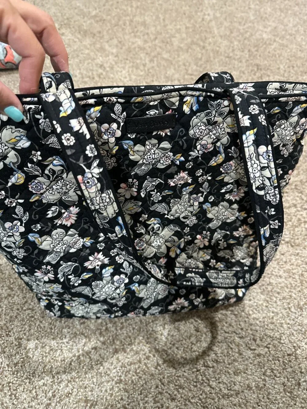 Vera Bradley Iconic Vera Tote – Excellent Condition